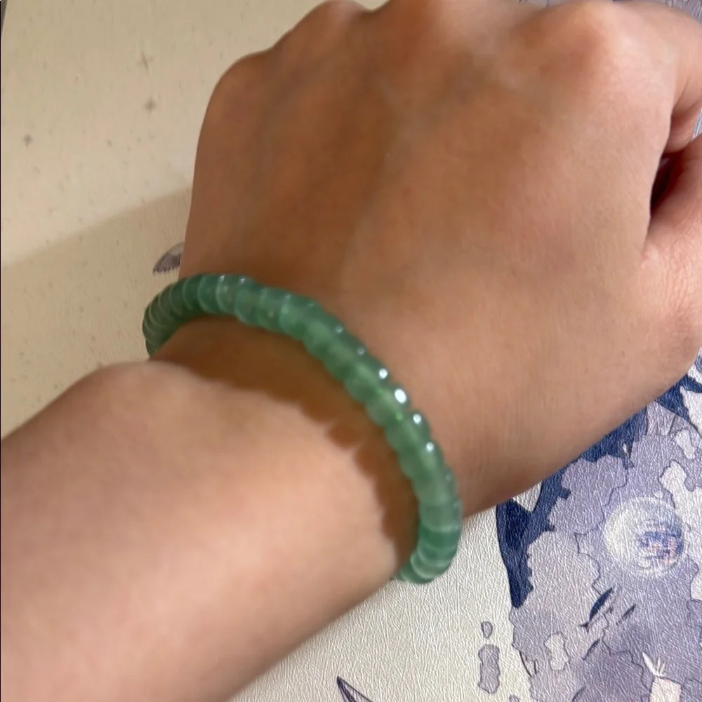 6mm Natural Green Beaded Jade Bracelet - Picture 5 of 6